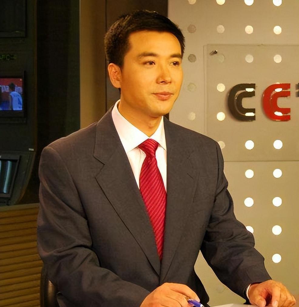 专业和真实的自我 郭志坚是一个非常有权势的主持人,负责《新闻联播》