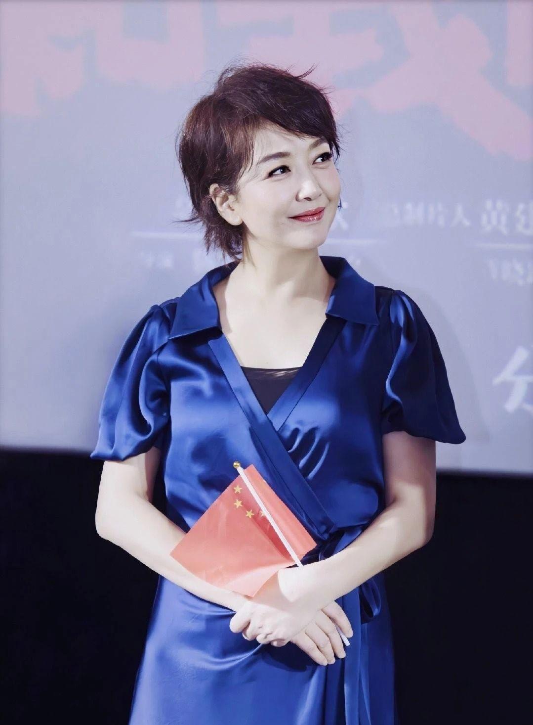 江珊:从清秀少女到成熟魅力,她如何优雅应对中年挑战?