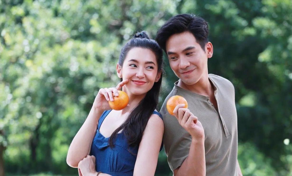 事业与爱情的商业解读 bella(蓝妮·卡彭)无疑是泰国娱乐界的一颗耀眼