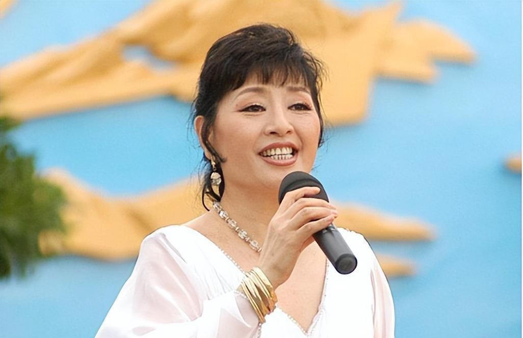 歌唱家林静雯:音乐之路与人生的坚守 林静雯,一位在逆境中绽放的歌唱