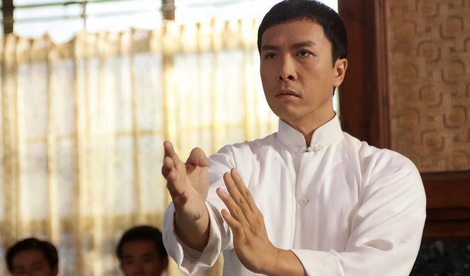 《叶问》:咏春拳的魅力与华人的文化自信 《叶问》作为经典之作,以其