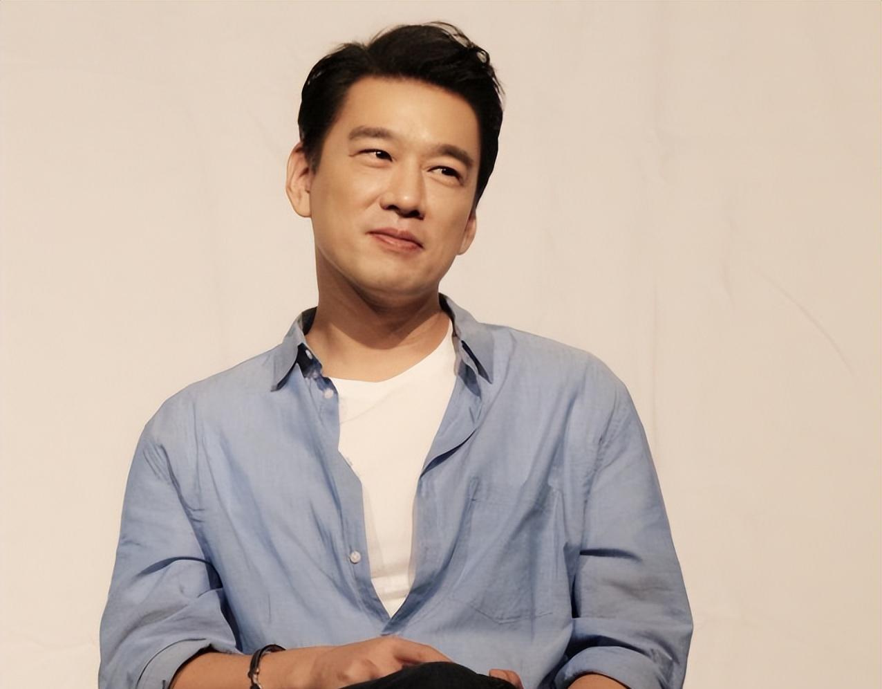 童年相识,共度风雨:王耀庆与郭晏青的爱情故事 王耀庆和妻子郭晏青的