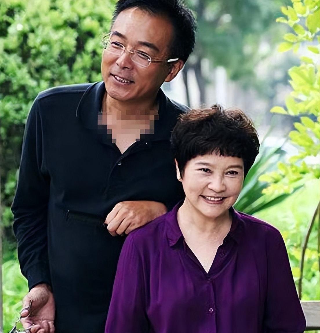 谢园的明智:遗孀邱悦的坚韧之路 谢园,一位备受尊敬的演员,在2020年因