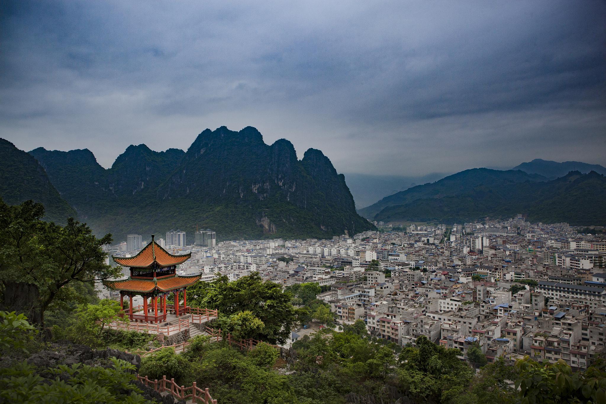 红水河景区:大自然的奇妙画卷 踏入贵州深处的罗甸,红水河景区如梦如