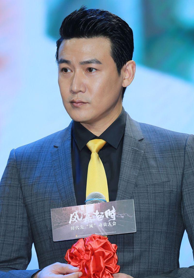 43年演艺辉煌,陆毅:坚守初心,成就永恒经典 陆毅,48岁出道,如今已在