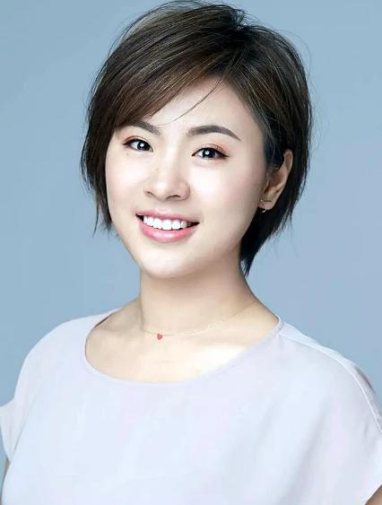 北大才女刘媛媛:从逆袭学霸到直播带货的起伏人生 在近年来的网红热潮