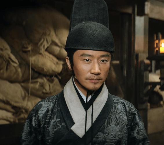 《乱世英雄》:值得一看的电视剧 《乱世英雄》是一部以中国近代历史为