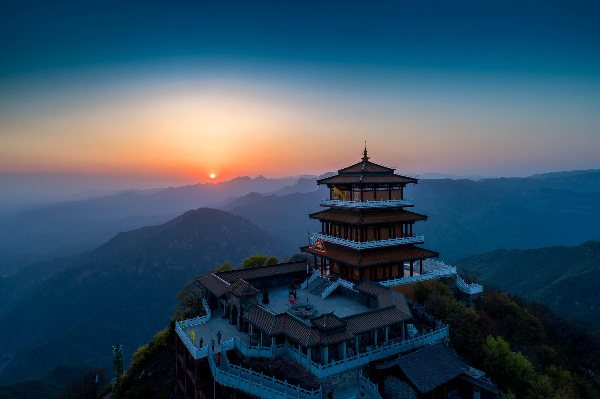 王屋山,位于中国河南省济源市,是一个世界地质公园