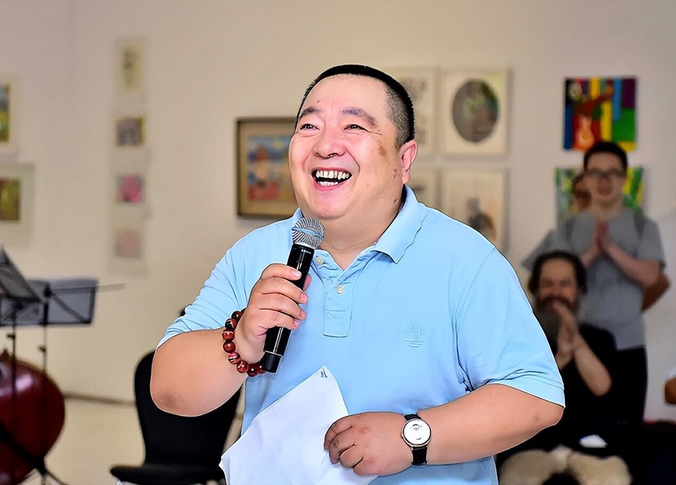 央视名嘴董浩:荧幕背后的生死劫与坚强后盾 董浩,央视的金牌主持人