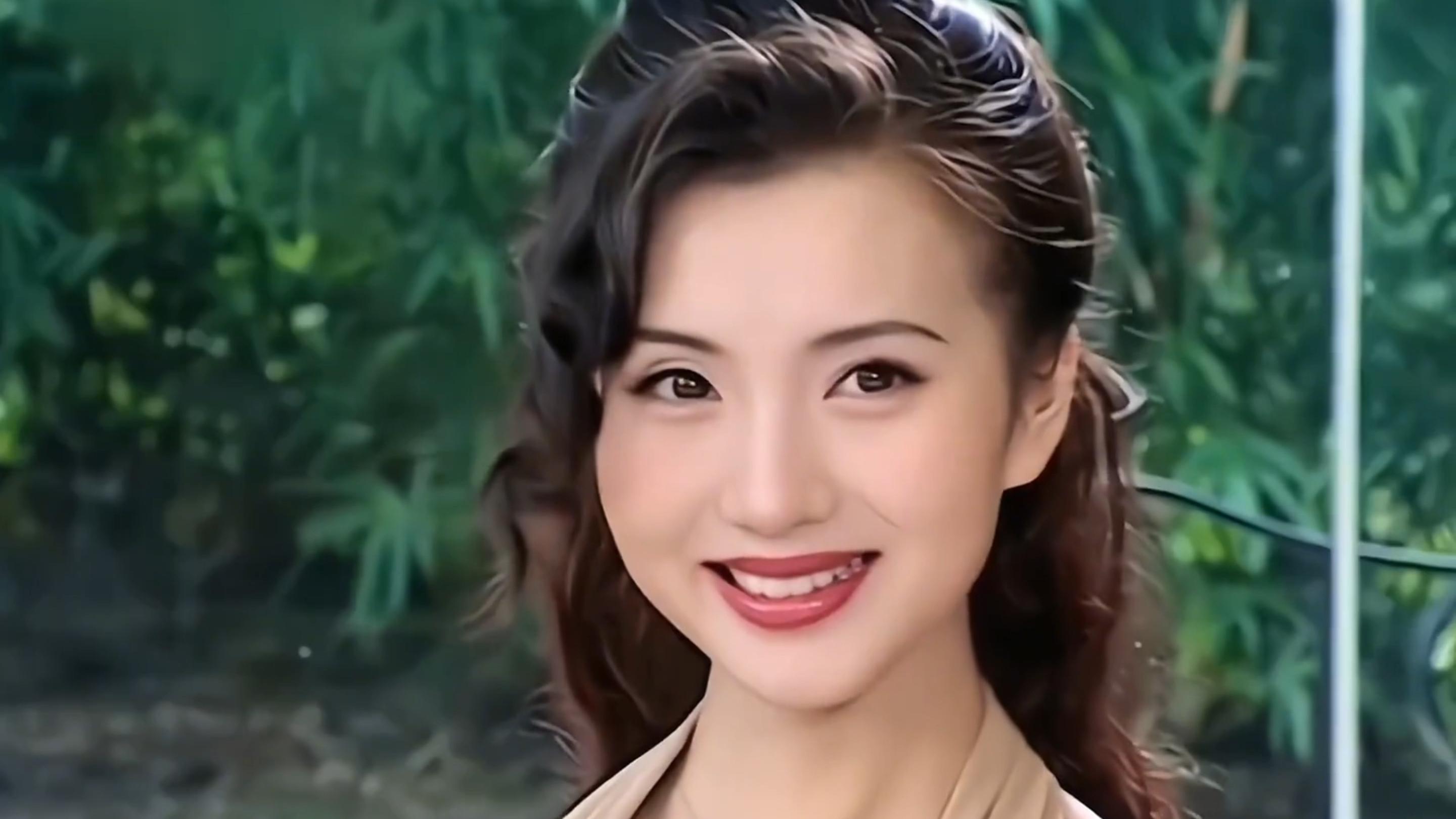 陈好:真正的万人迷 陈好凭借其独特的魅力,被誉为"万人迷",她完美诠释