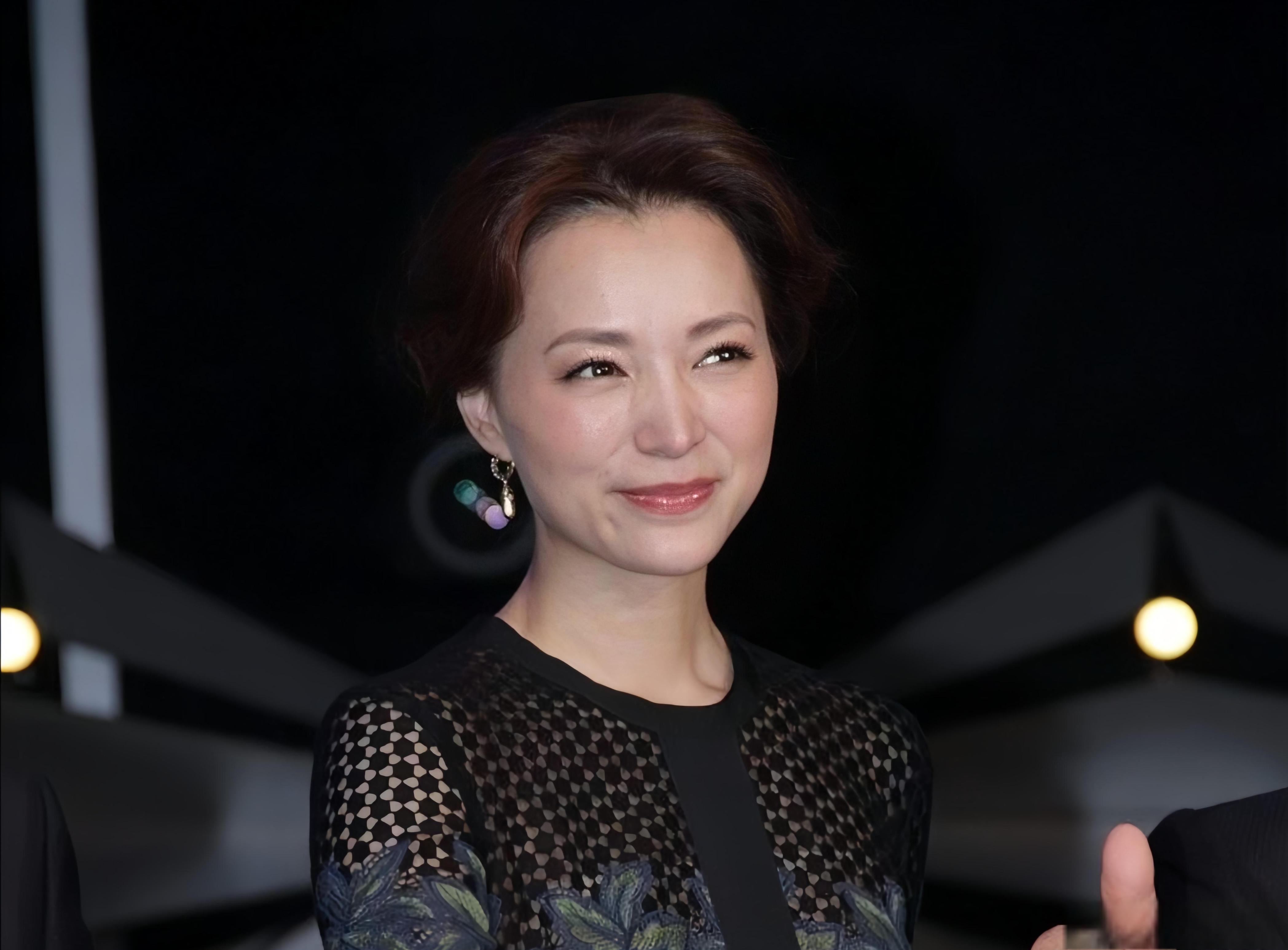 董卿爱情告白背后的商业与市场思考 董卿近日坦言曾犯错,并表达悔意