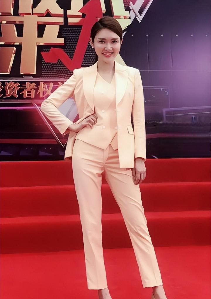 事业辉煌却单身,对另一半要求近乎苛刻 央视知名主持人龙洋,年仅33岁