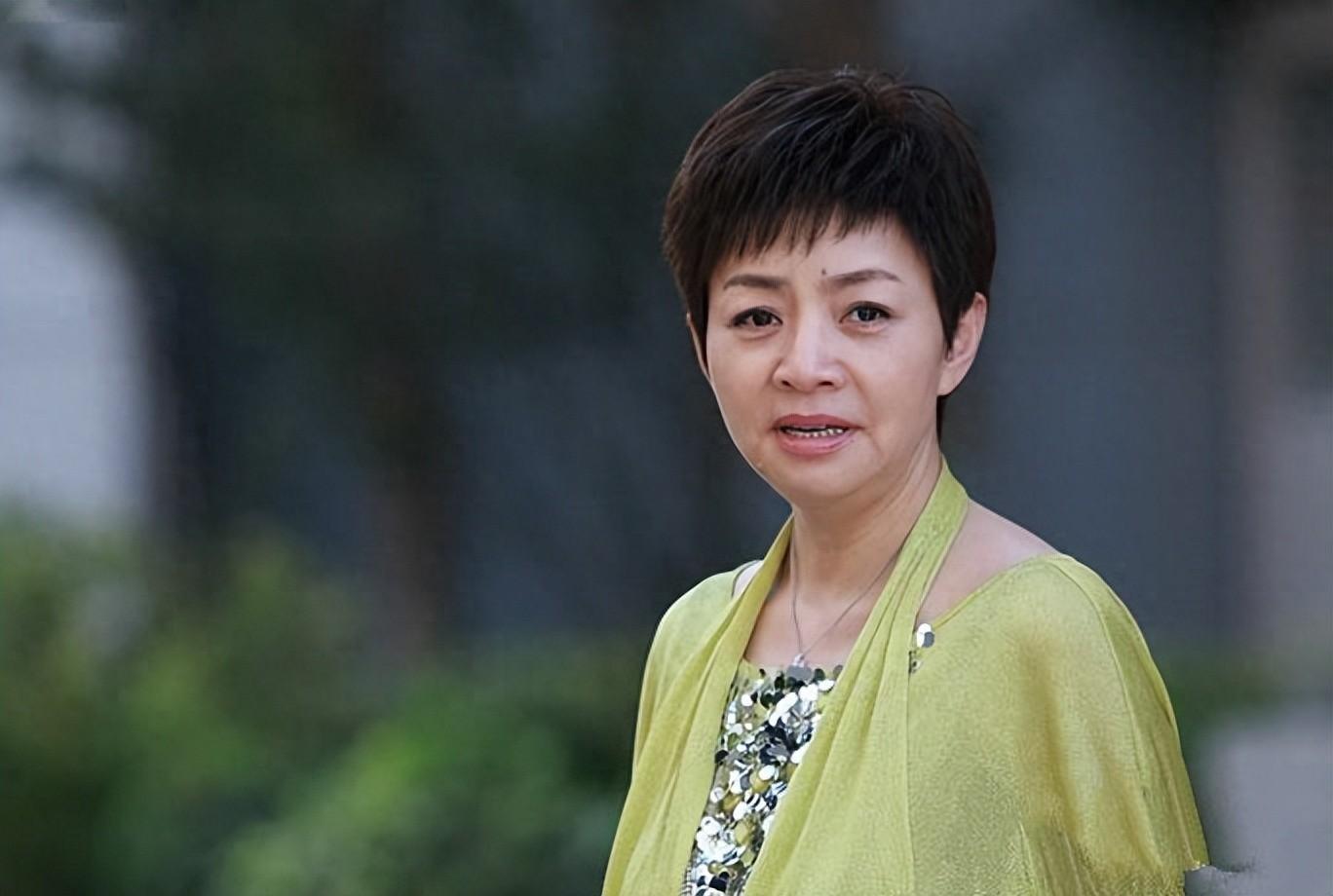 宋丹丹的三段婚姻:从冲动到持久的爱情之路 宋丹丹,中国喜剧女演员的