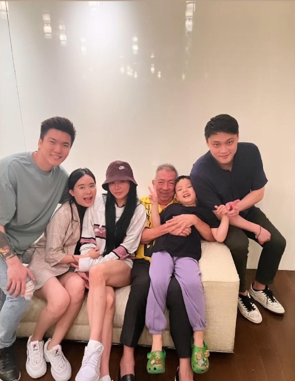 林慧俐:内心的无尽期盼 林慧俐是新加坡股王林荣福的千金,家境富裕