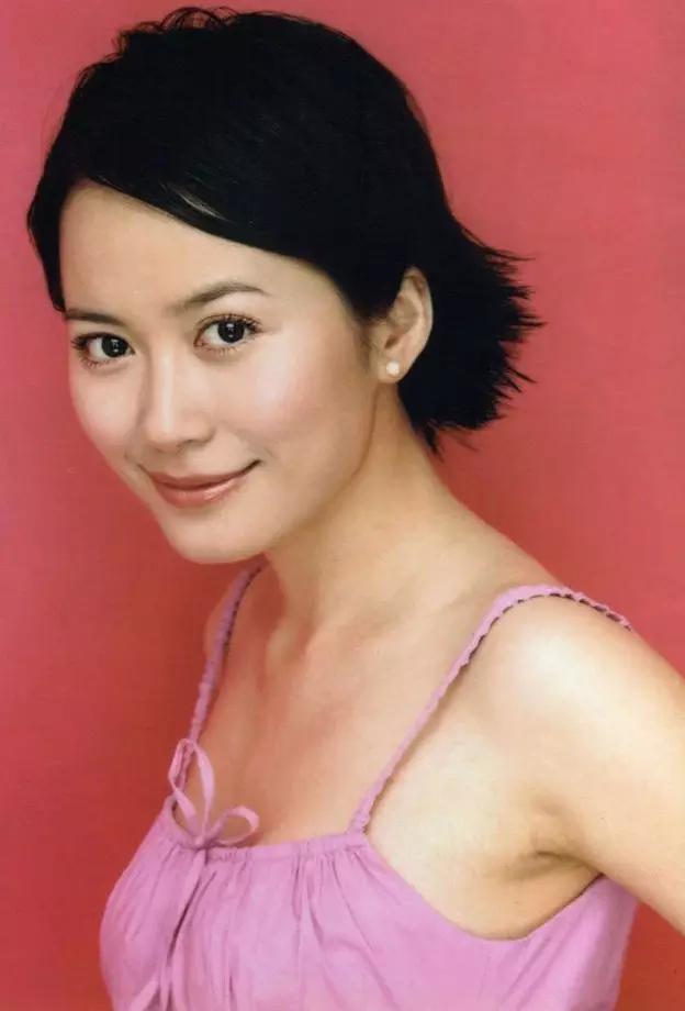 俞飞鸿:美貌与才华并存,中国影视界璀璨的明星 俞飞鸿,出生于1971年