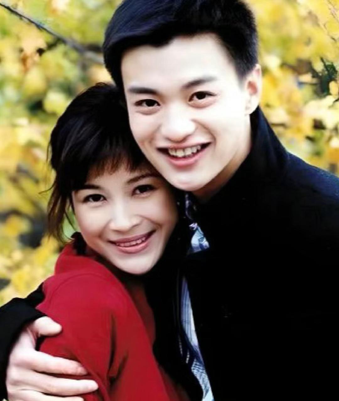 4亿债务仍为丈夫还债的坚毅女性 周一围早年间和演员童蕾爱得轰轰烈烈