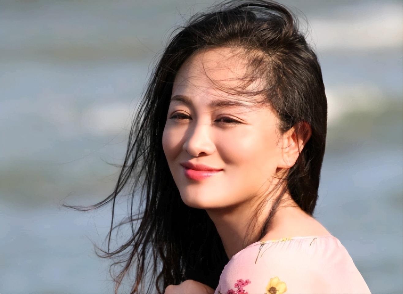 转身 在娱乐圈这个瞬息万变的名利场,有些演员选择在事业上不断突破