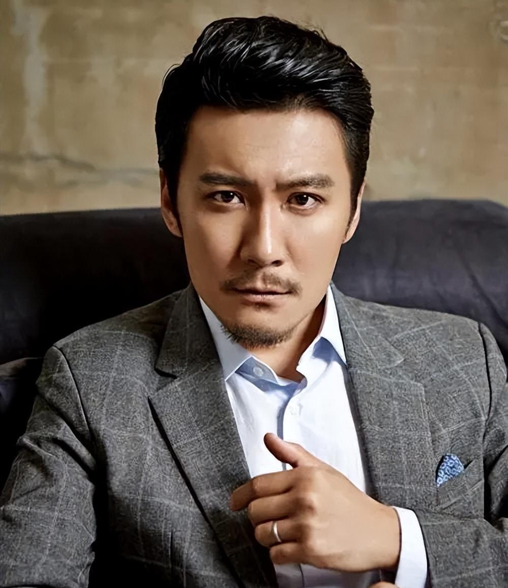 好男人,二十载姐弟恋恩爱无绯闻 赵峥,这位在娱乐圈中备受尊重的演员