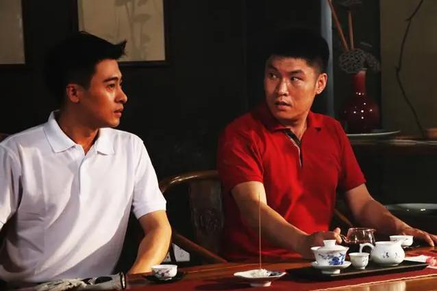 澳门往事:周越彬的救赎与爱情之旅 《澳门往事》深刻地展示了主人公周