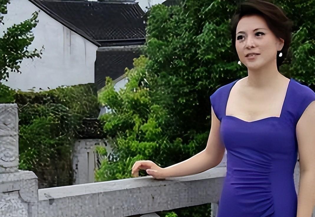 梦桐:央视舞台上的璀璨明珠,事业与家庭的双赢者 梦桐,这位在中国中央