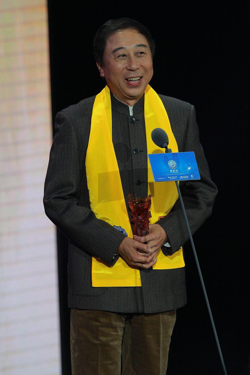 李伟相声奇才到阶下囚 刘伟和冯巩曾是师兄弟,一起走过相声界的艰难