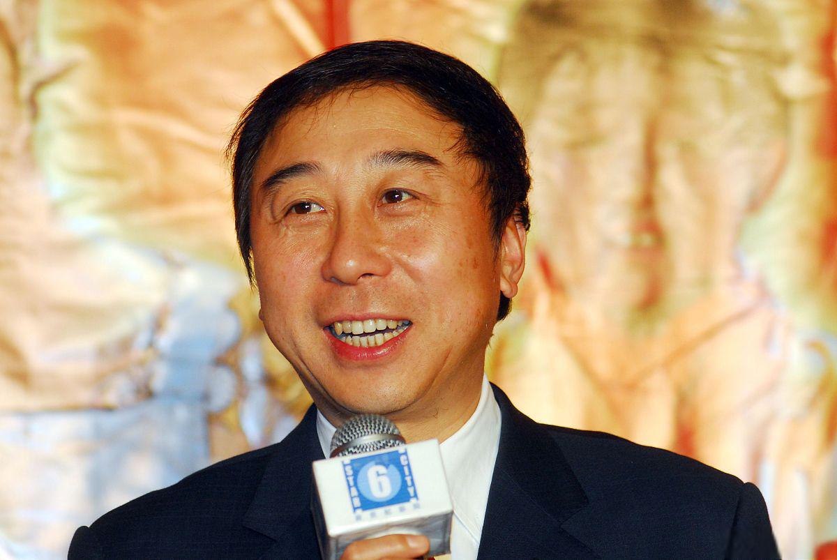 李伟相声奇才到阶下囚 刘伟和冯巩曾是师兄弟,一起走过相声界的艰难