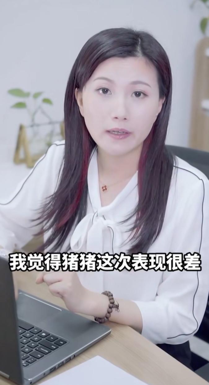 云菲:坚守新闻阵地的优秀主持人 云菲是广东电视新闻频道《新闻最前线