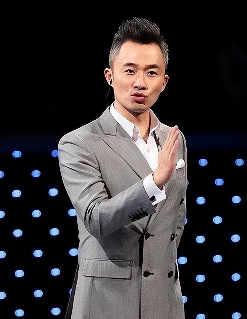 程雷的荆棘之路与情感之旅 程雷是上海东方卫视的金牌主持人,他的职业