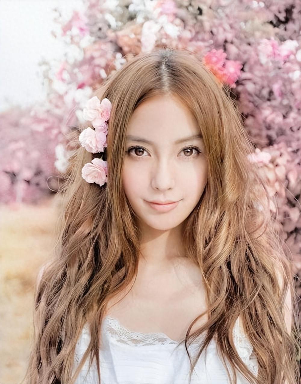 文咏珊与angelababy:名利之路的抉择 文咏珊被陈思诚彻底捧红,演技