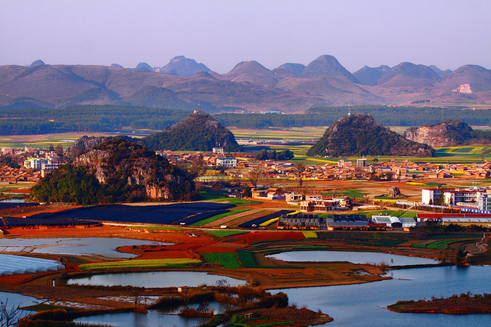 普者黑:云南文山的绝美旅游胜地 普者黑,位于云南文山壮族苗族自治州