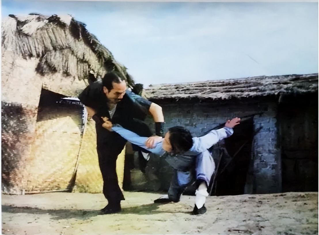 戈春艳:真功夫演员 戈春艳是电影《武林志》的女主角之一,在片中出演