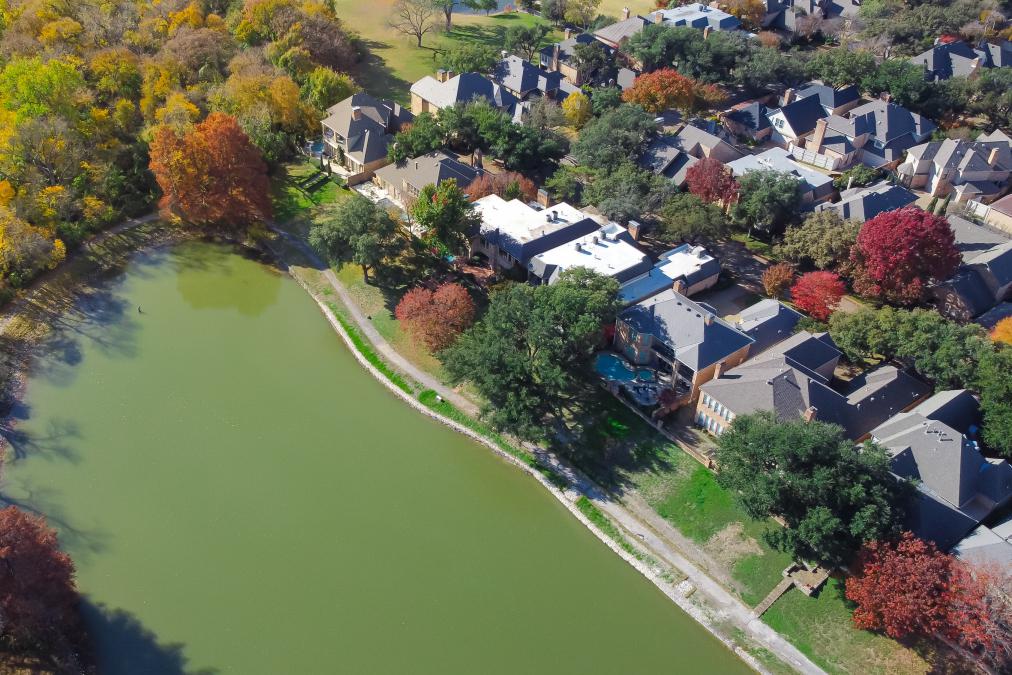 湘潭白石公园:艺术与自然的完美结合 湘潭市是湖南省的文化瑰宝,虽然