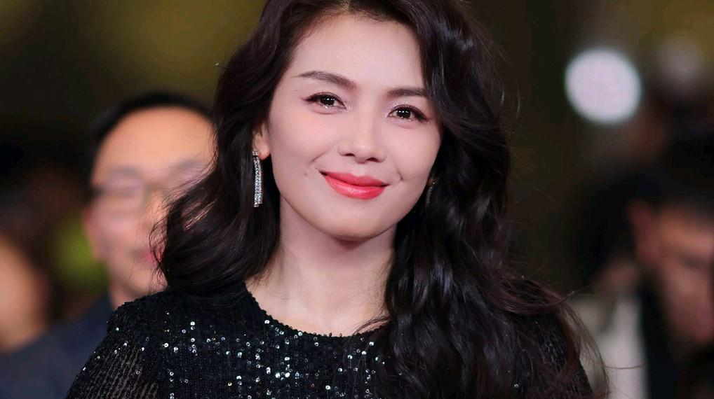 刘涛:影视剧中的永恒经典 刘涛是一位资深演员,她的角色多样,演技卓越