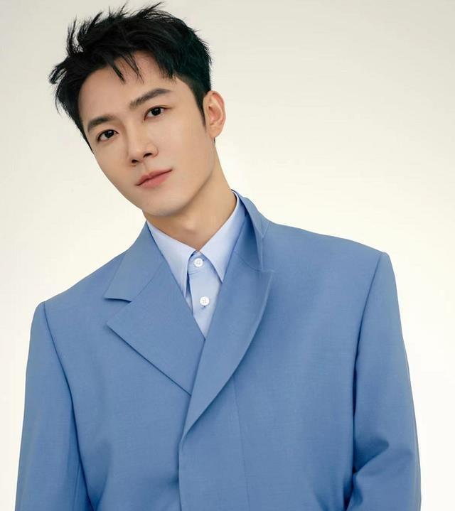 央视主持人张韬:从四川小城走向大舞台的奋斗传奇 张韬,这位央视新闻