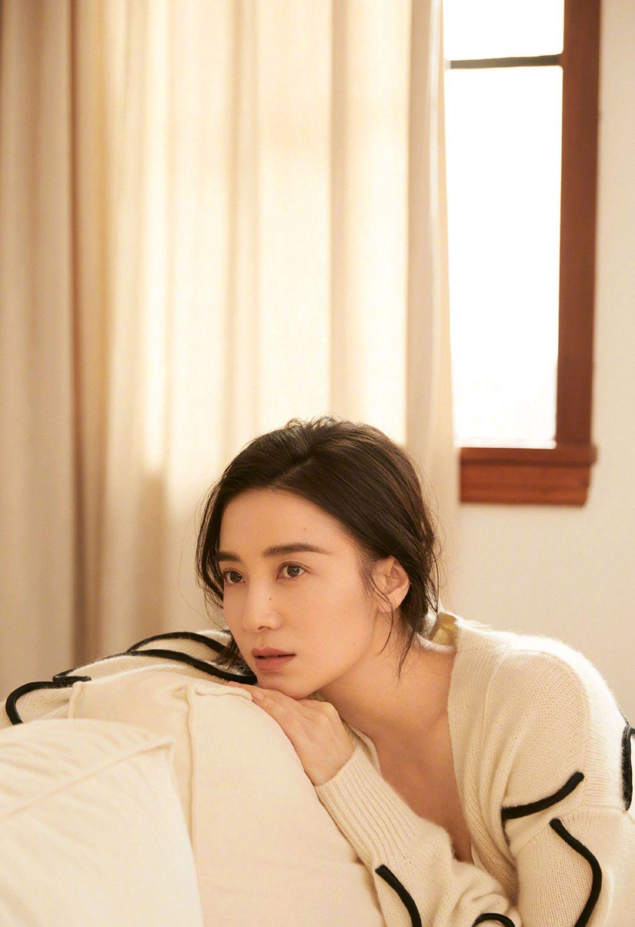 演唱会,新电影等热点话题 易烊千玺暂时没有演唱会规划,宋佳的业务