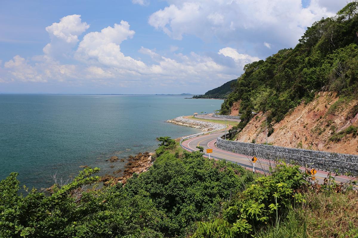 漫山岛:太湖之心的秘境之旅 漫山岛位于苏州市吴中区东山镇的太湖中央