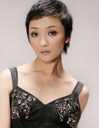 张瑶:从音乐梦想到演员之路,顾长卫的"唯一不敢骂的人" 张瑶,这位在