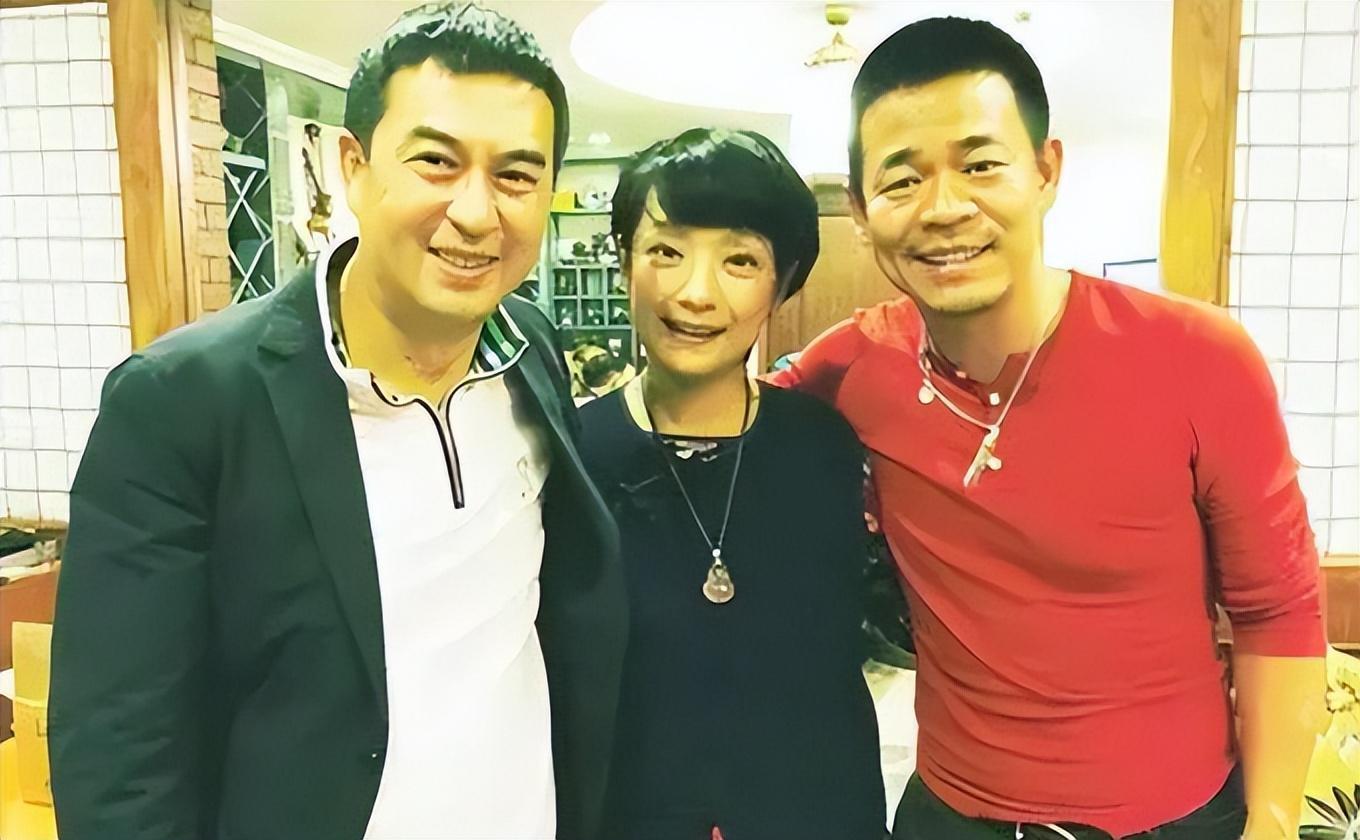 孙浩:从春晚红人到演员的蜕变之路 孙浩,这个名字或许已经逐渐淡出