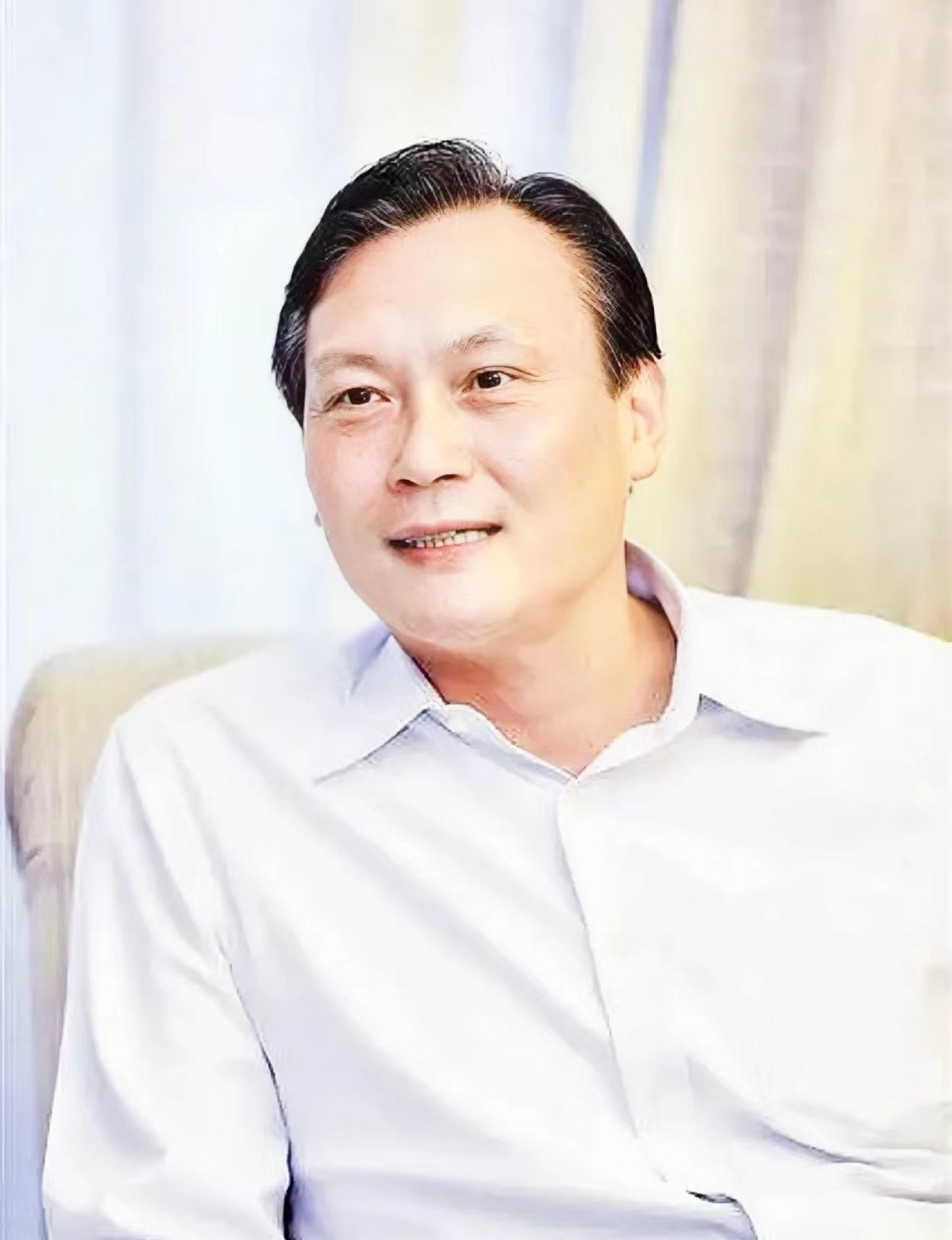 济南之子江南:从外贸到多元产业的巨擘之路 江南,这位济南的企业家