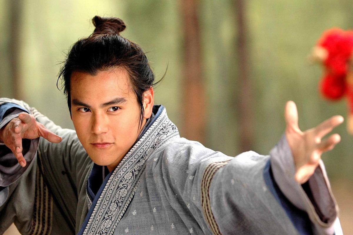 仙剑1彭于晏饰演唐钰小宝 彭于晏在《仙剑奇侠传》中饰演男二号唐钰