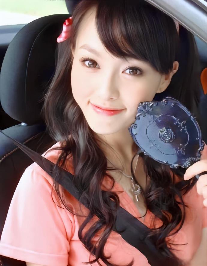 唐嫣:从奥运宝贝到演艺巨星的蜕变 唐嫣,这位备受瞩目的女演员,曾被