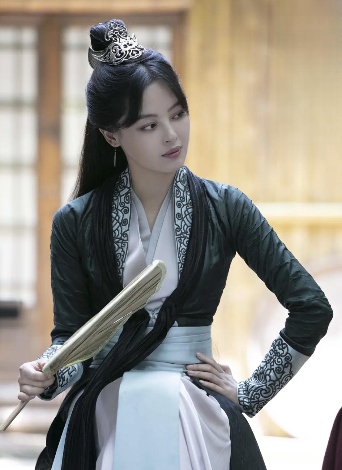 成名背后的无尽遗憾与努力 近期热播的电视剧《繁花》中,辛芷蕾的精湛