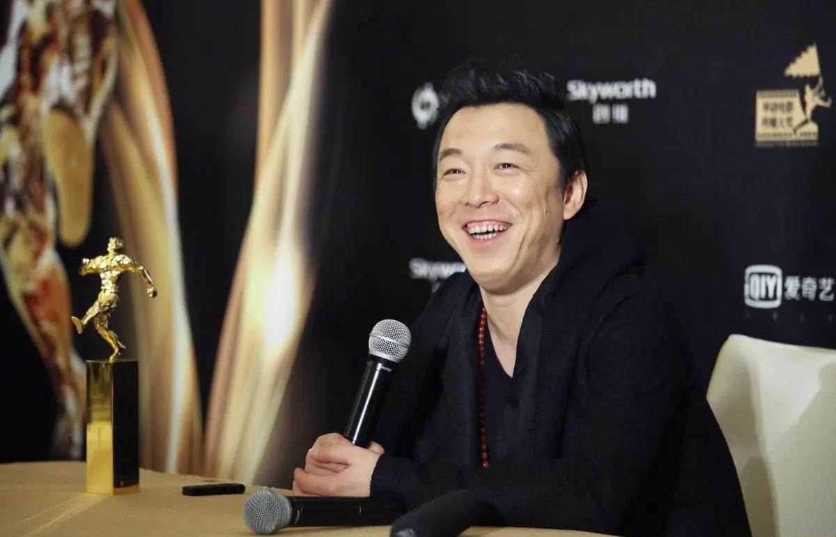 黄渤与小欧:娱乐圈中的坚守与真挚 在娱乐圈这个充满诱惑和变数的地方