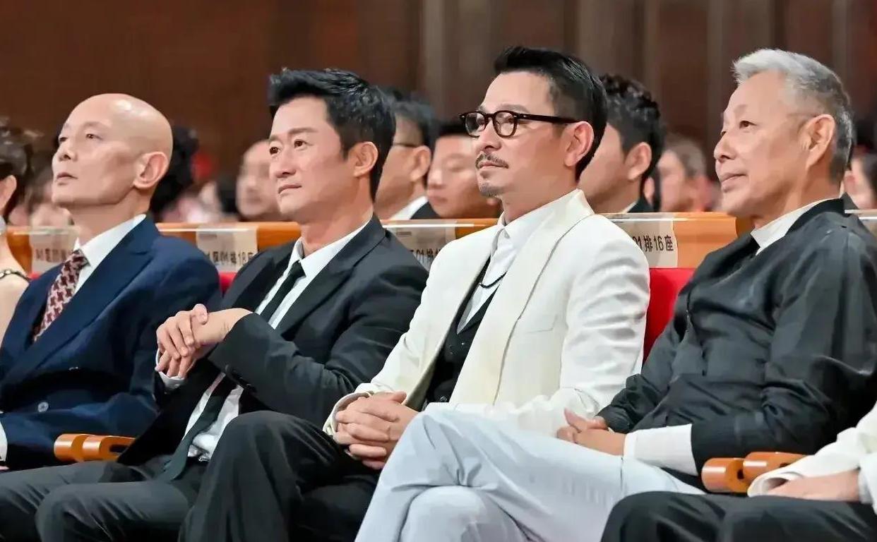 刘德华:无所不能的魅力 刘德华在厦门金鸡百花电影节上展现了无所不能