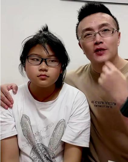 《朝晖帮你忙》:苏州电视荧屏的温暖回忆 在苏州的电视荧屏上,《朝晖