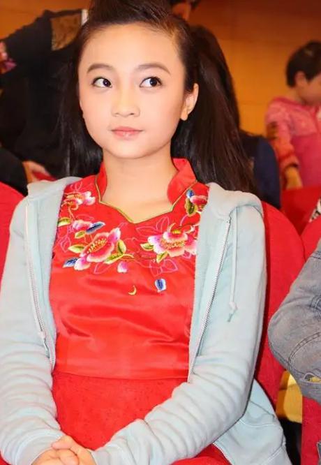 15年后,林妙可与杨沛宜的人生截然不同 15年前,林妙可和杨沛宜在北京
