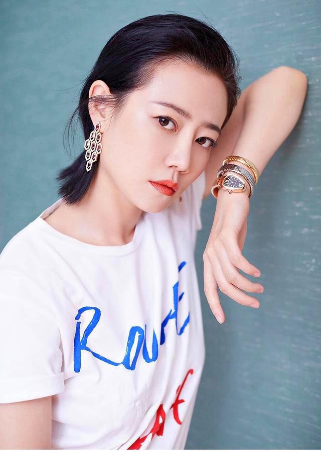 39岁谭卓:颜值与演技并存 谭卓,备受瞩目的实力派女演员,拥有惊艳的