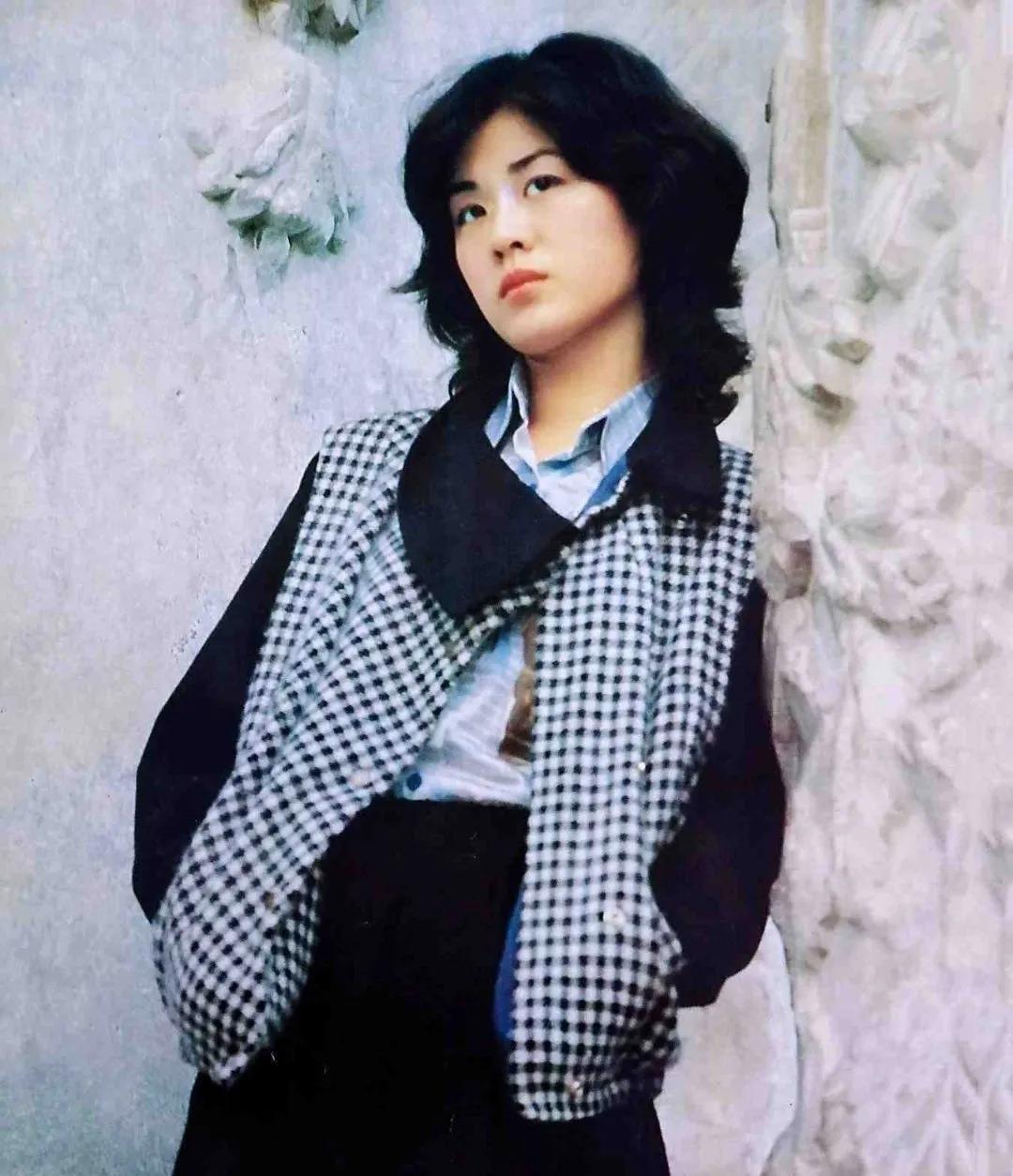 丛珊:从法国归来,再婚后的幸福人生 在演艺圈中,丛珊以其纯真朴实的