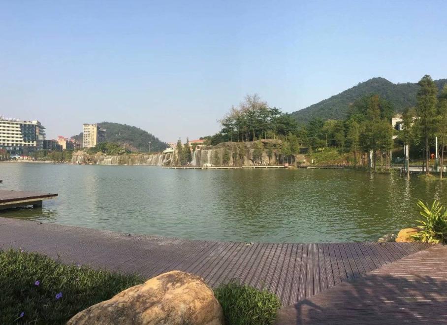 听音湖公园:自然与文化的交融之地 在广东这片富饶的土地上,听音湖