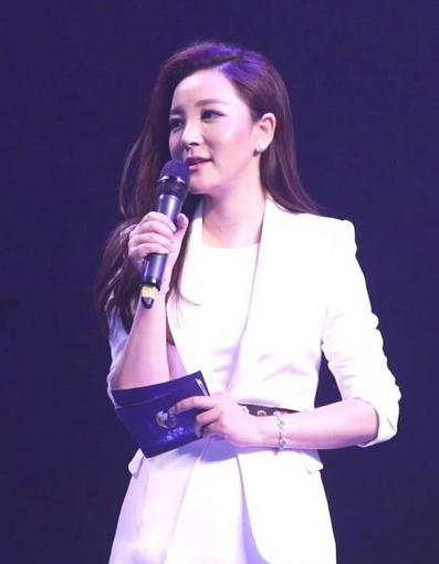 央视财经频道女主持人名单有痣(2020年央视财经频道女主持人)